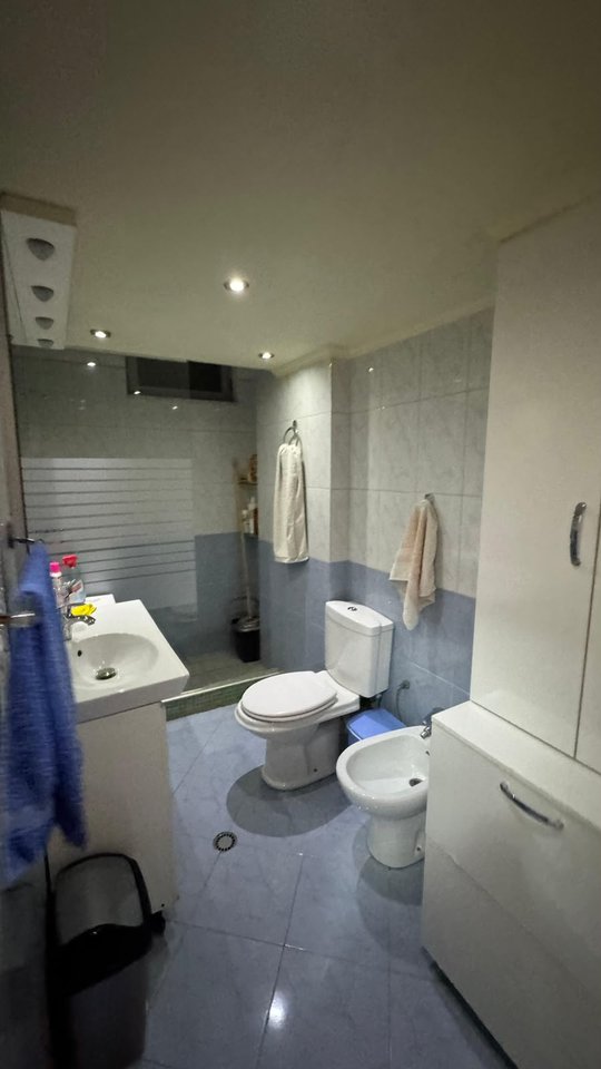 SHITET APARTAMENT 2+1 – ASTIR, PRANË KOMPLEKSIT MOLLA