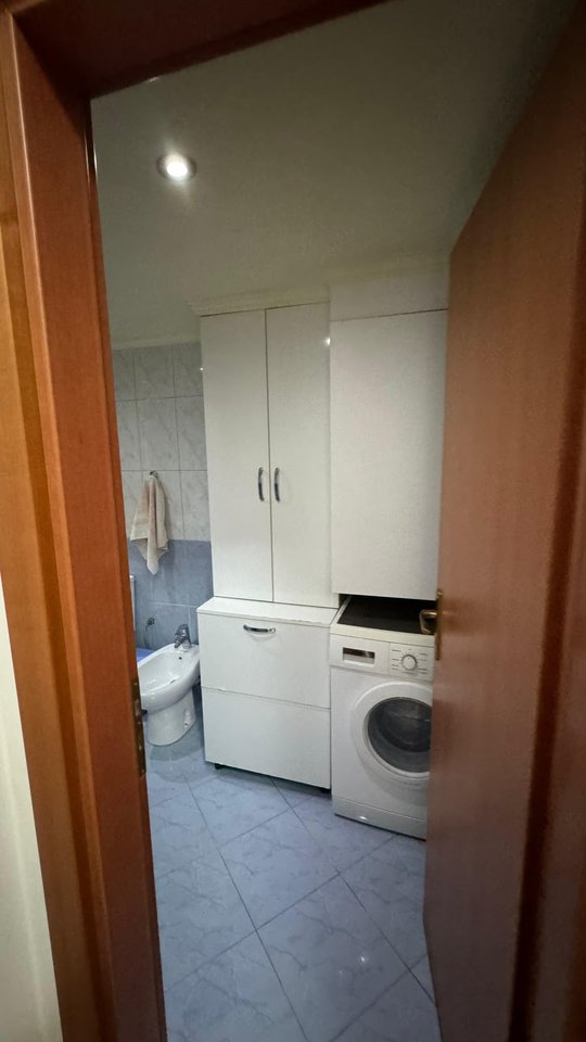 SHITET APARTAMENT 2+1 – ASTIR, PRANË KOMPLEKSIT MOLLA