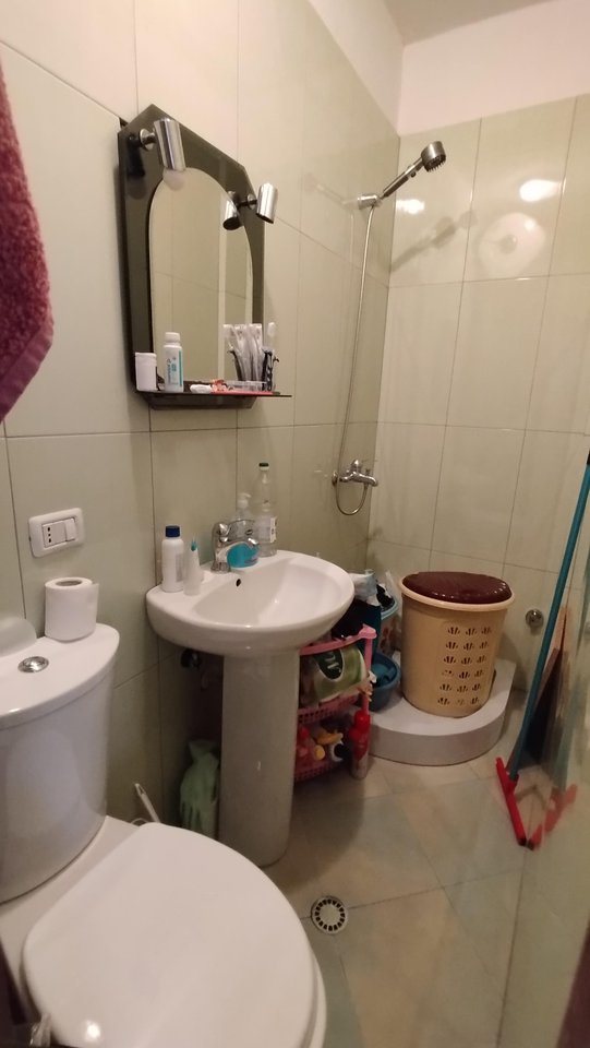 SHITET APARTAMENT 2+1+2 – RRUGA E KAVAJËS, TIRANË