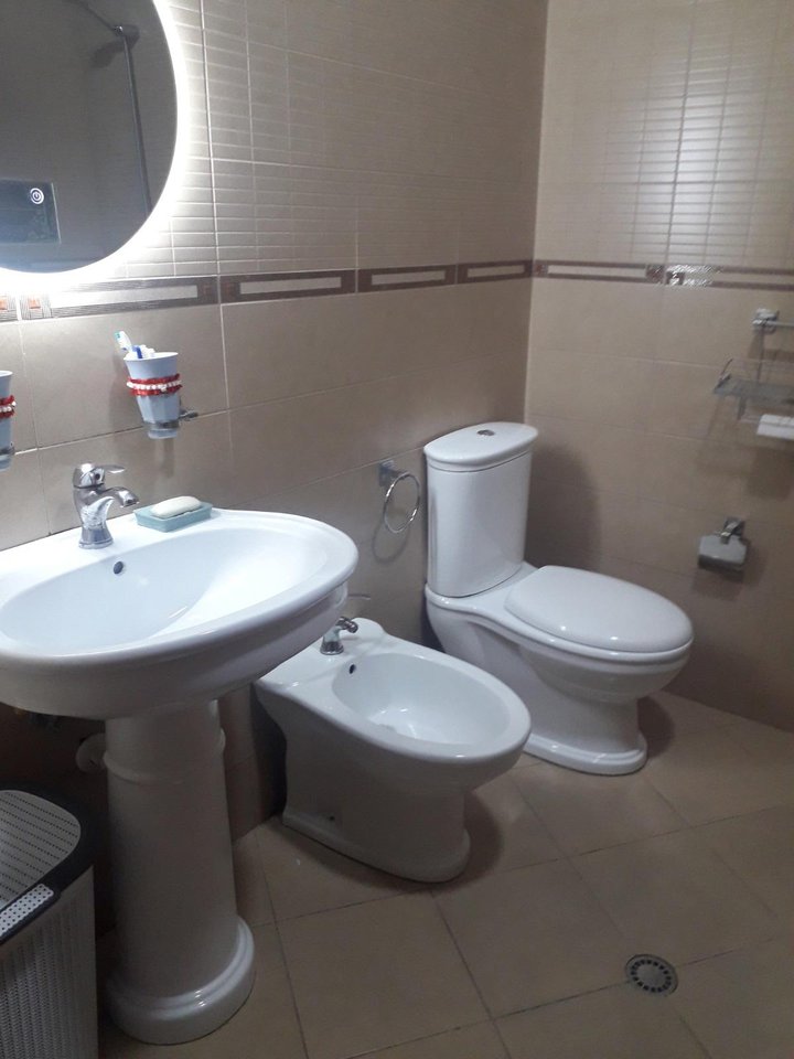 SHITET APARTAMENT 2+1+2 – RRUGA E KAVAJËS, TIRANË