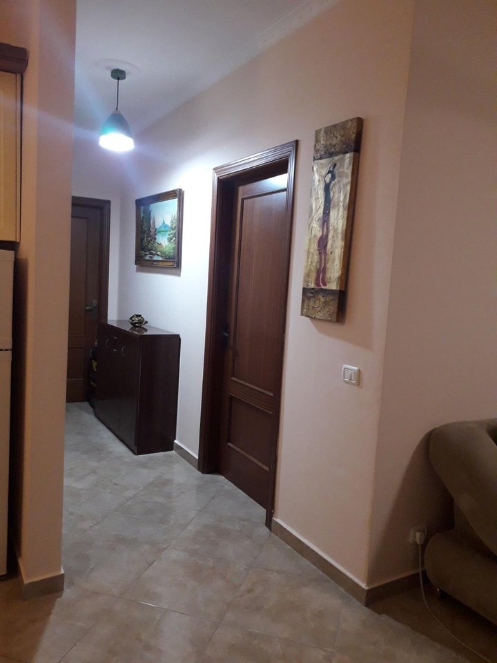 SHITET APARTAMENT 2+1+2 – RRUGA E KAVAJËS, TIRANË