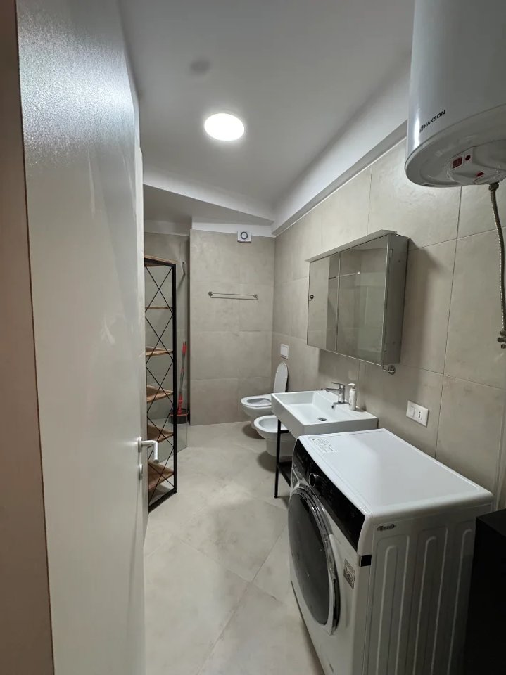JEPET ME QERA APARTAMENT 1+1 – LIQENI I THATË, TIRANË