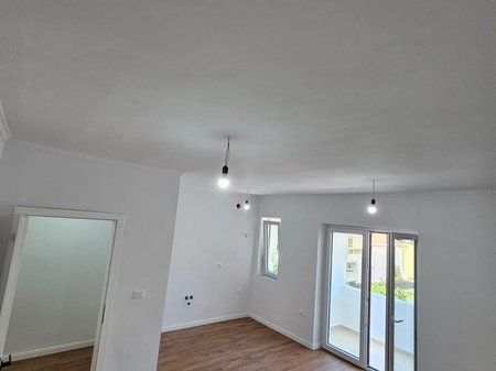 SHITET APARTAMENT 1+1 – RR. THANAS ZIKO (PRANË SHKOLLËS SË KUQE)
