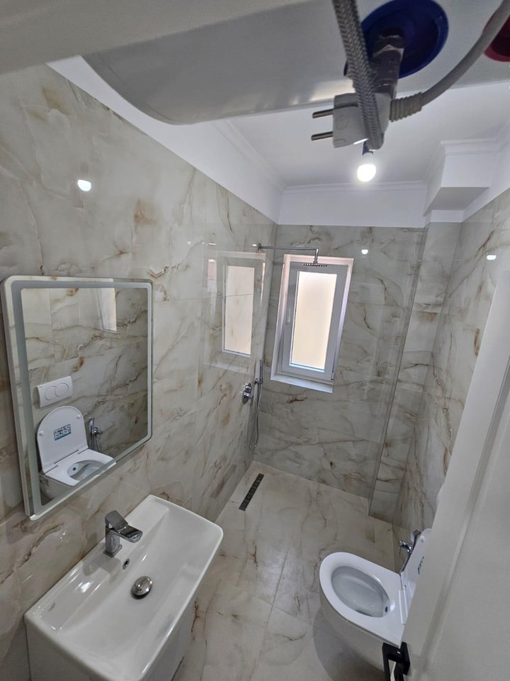 SHITET APARTAMENT 1+1 – RR. THANAS ZIKO (PRANË SHKOLLËS SË KUQE)

