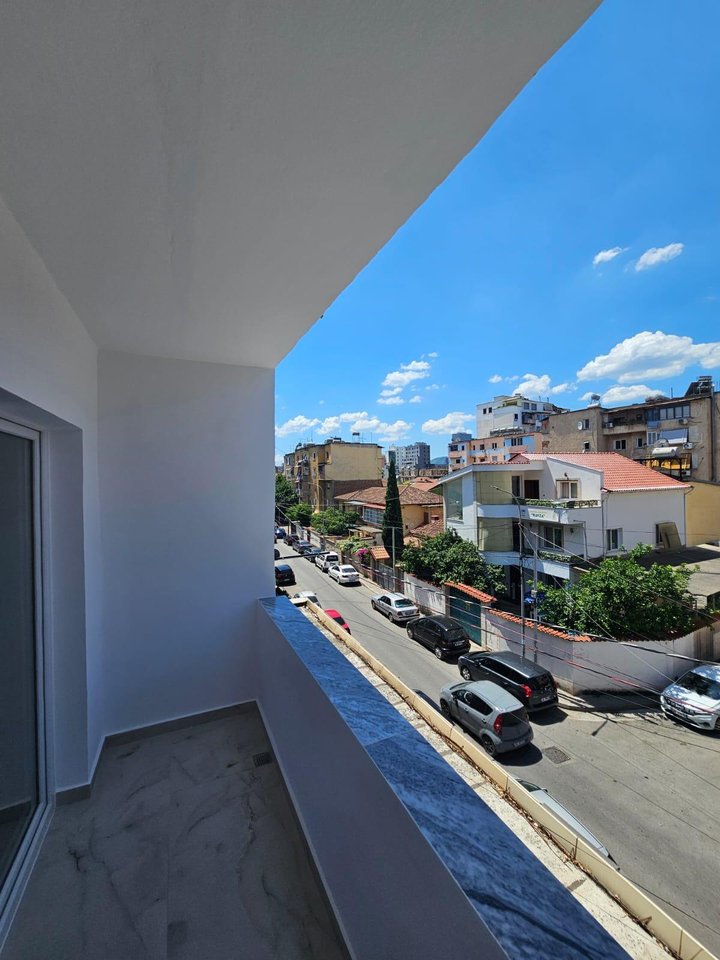 SHITET APARTAMENT 1+1 – RR. THANAS ZIKO (PRANË SHKOLLËS SË KUQE)
