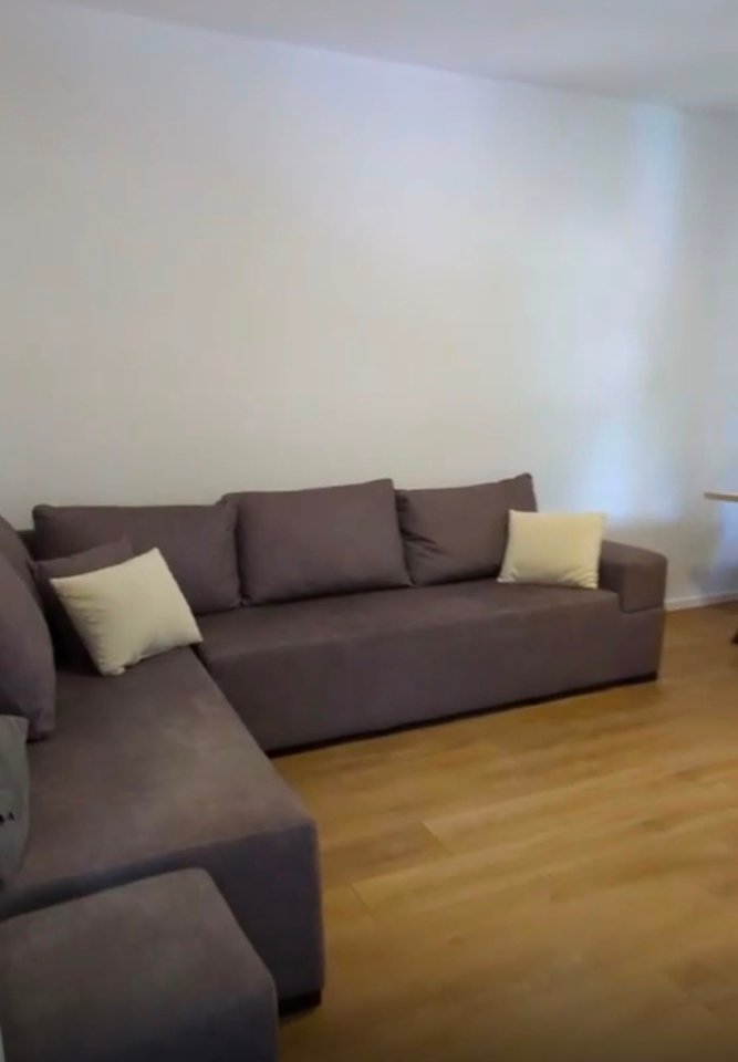 SHITET APARTAMENT 1+1+ANEKS – LAPRAKË, TEK KMY