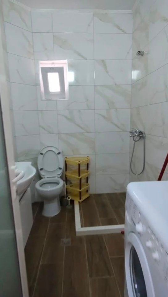 SHITET APARTAMENT 1+1+ANEKS – LAPRAKË, TEK KMY