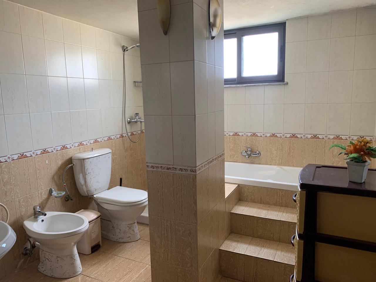 JEPET ME QIRA APARTAMENT 2+1 – KODRA E PRIFTIT, TIRANË