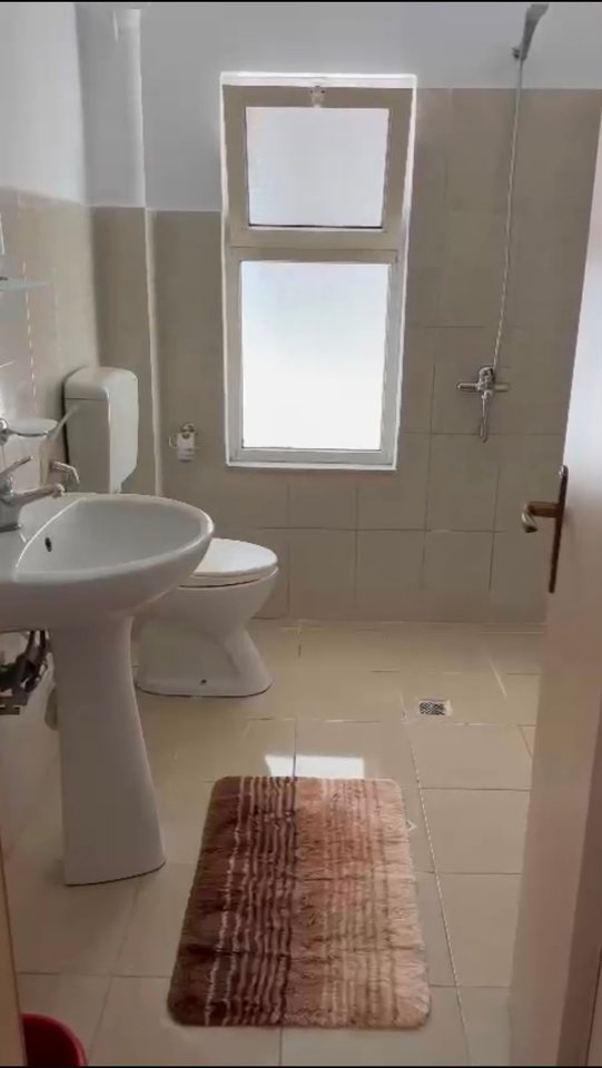 JEPET ME QIRA APARTAMENT 1+1 – RRUGA E DIBRËS (TEK SHKOLLA E BASHKUAR)
