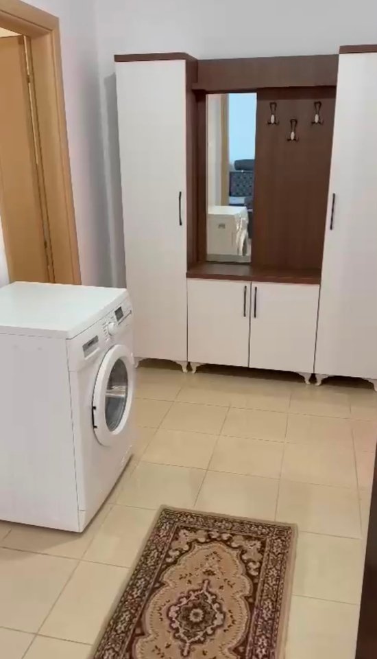 JEPET ME QIRA APARTAMENT 1+1 – RRUGA E DIBRËS (TEK SHKOLLA E BASHKUAR)
