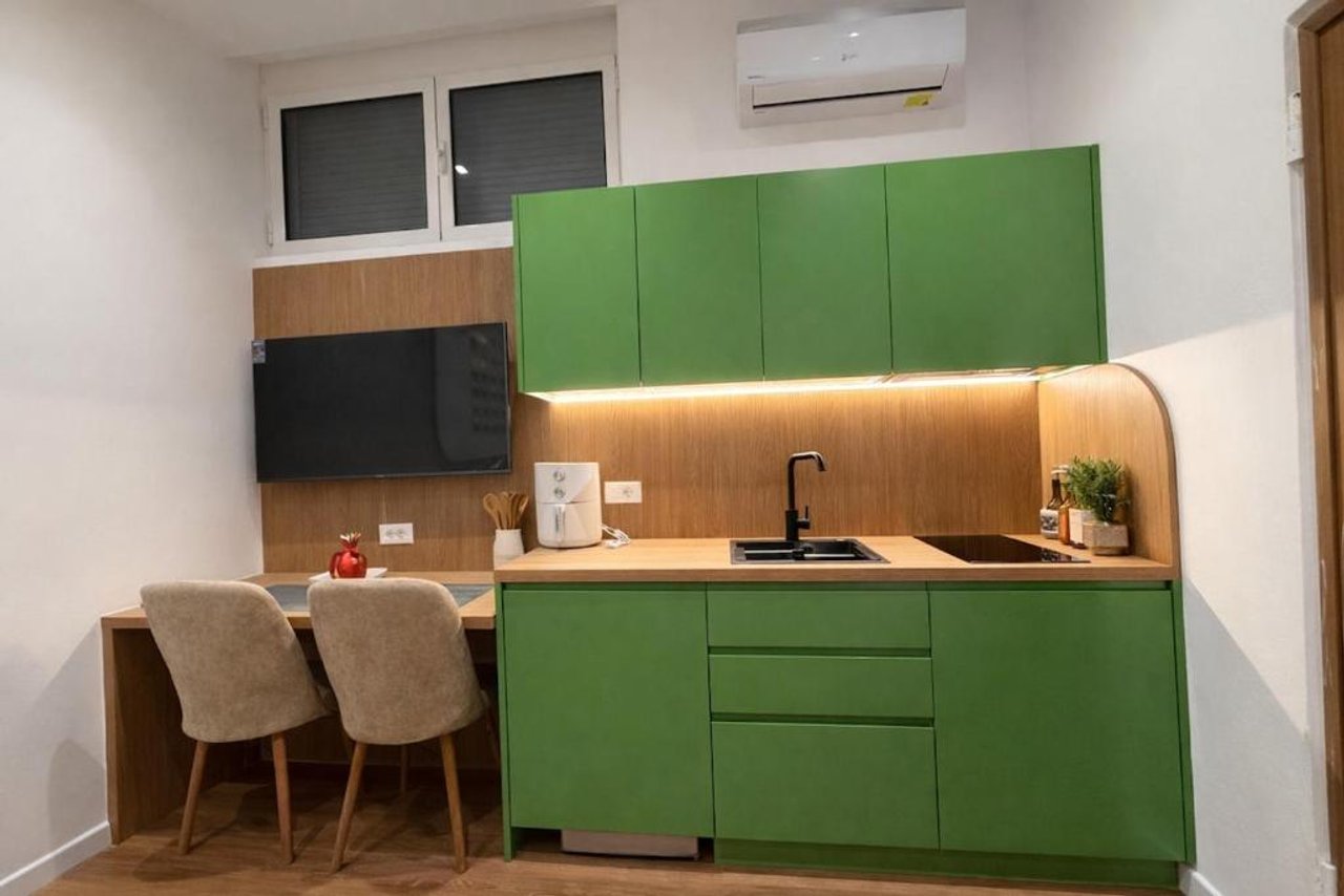 MONOLOCALE IN VENDITA – MYSLYM SHYRI