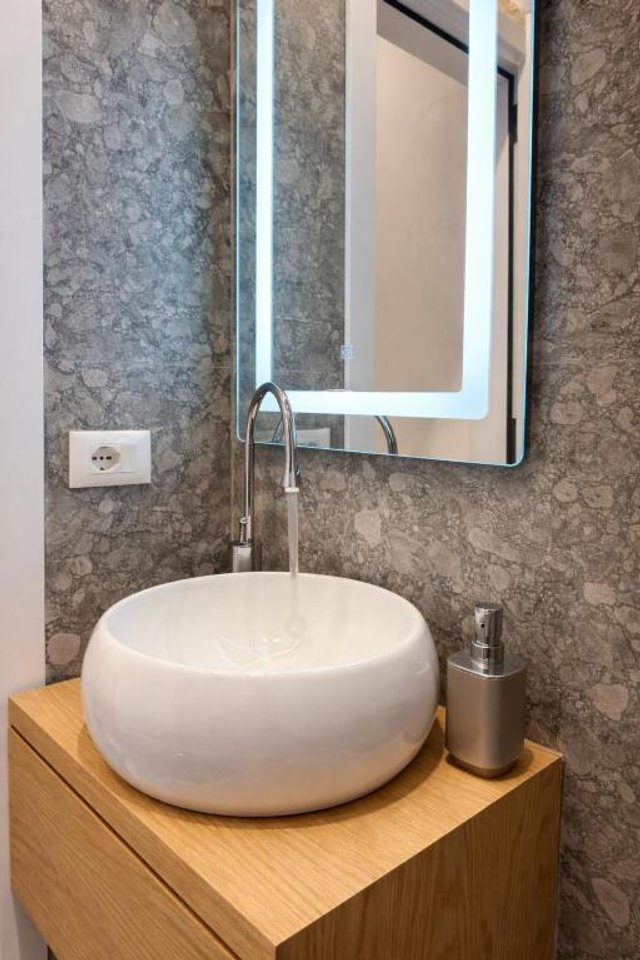 MONOLOCALE IN VENDITA – MYSLYM SHYRI