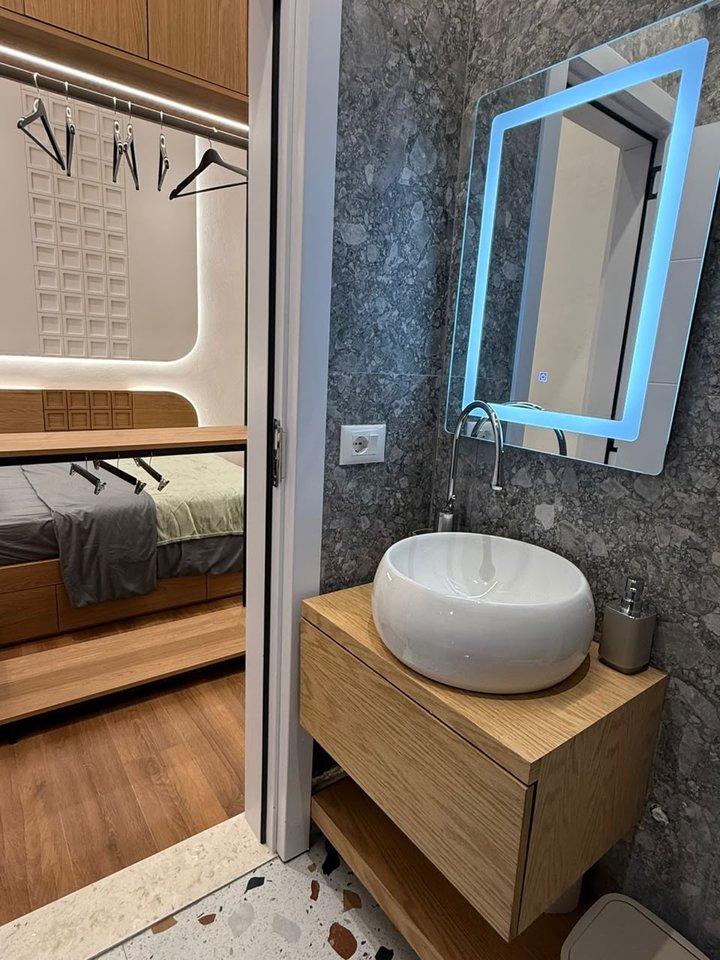 MONOLOCALE IN VENDITA – MYSLYM SHYRI