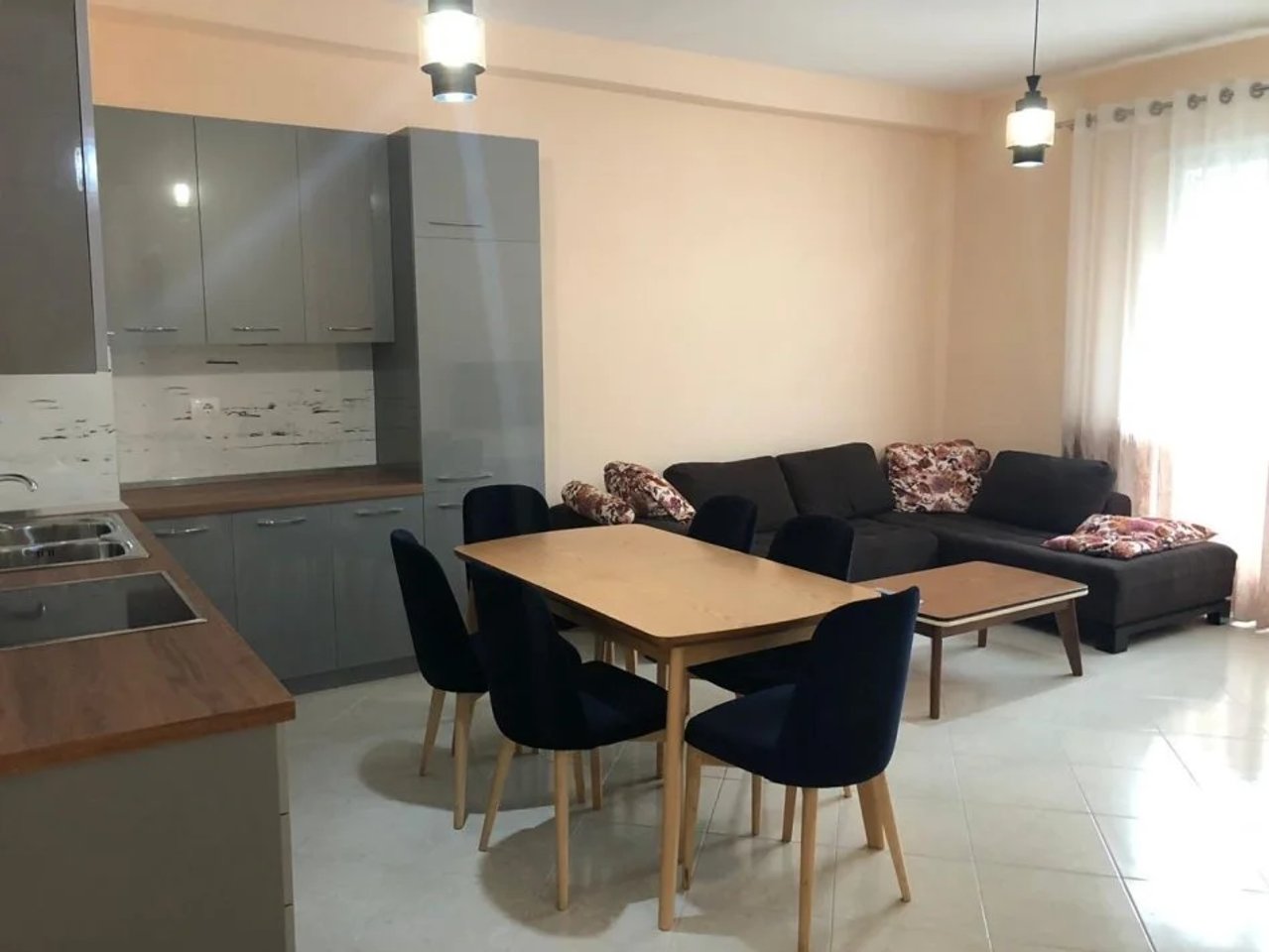 APARTAMENT ME QIRA 2+1+BALLKON – 21 DHJETORI