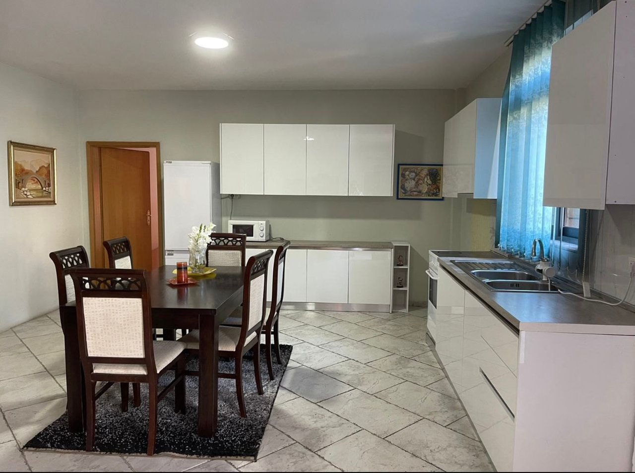APARTAMENT ME QIRA 2+1 – PAZARI I RI