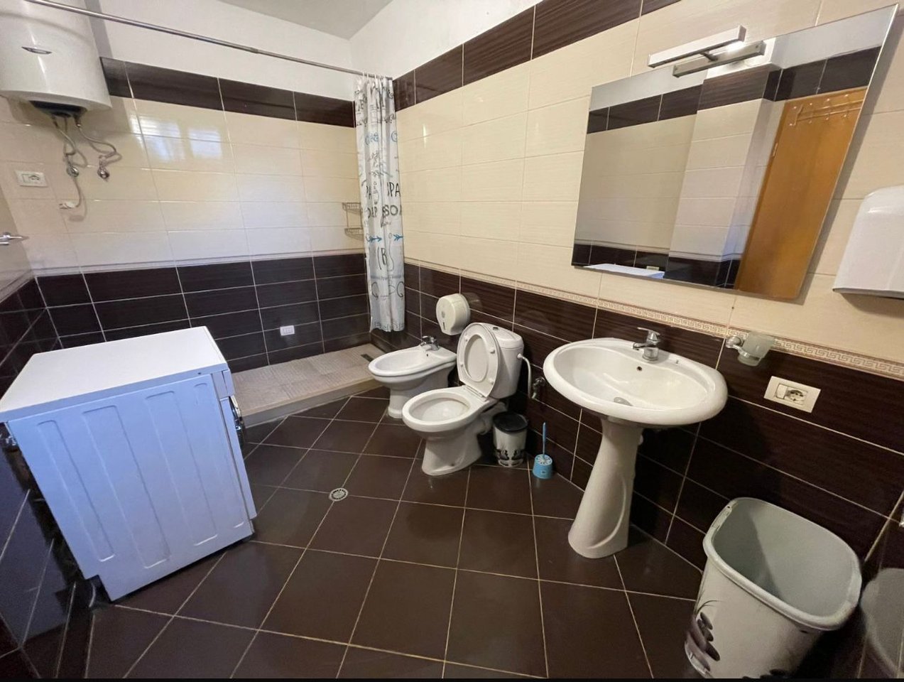 APARTAMENT ME QIRA 2+1 – PAZARI I RI