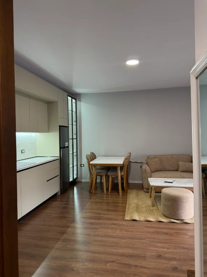 APARTAMENT ME QIRA 1+1+BALLKON – BULEVARDI I RI