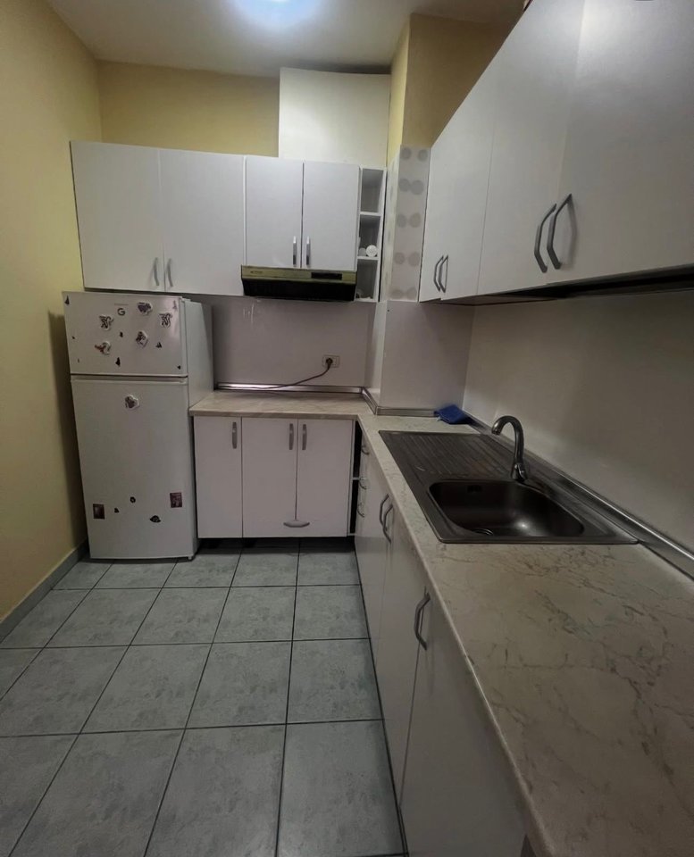 🏢 Appartamento 1+1 in affitto – Komuna e Parisit