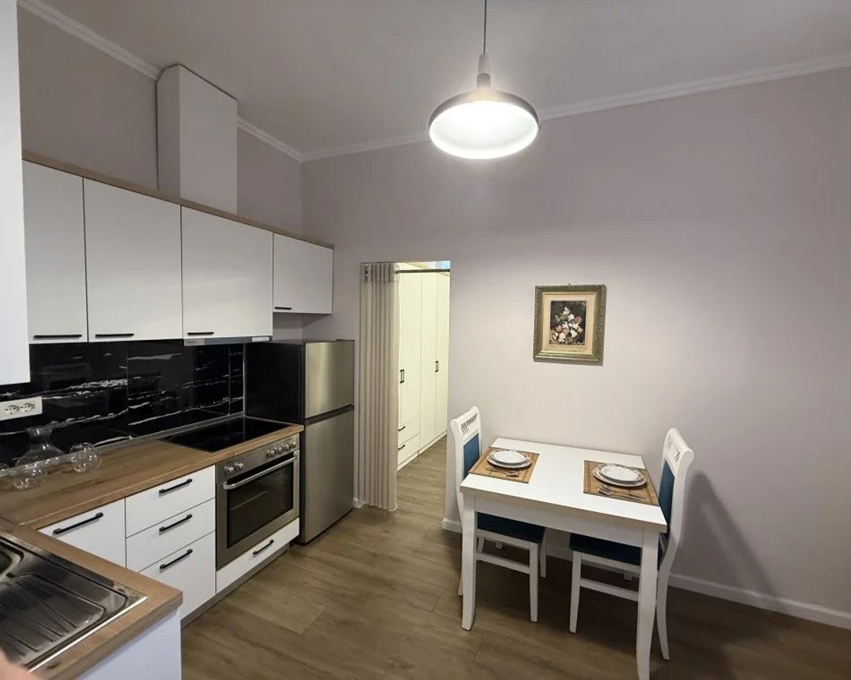 SHITET GARSONIERE (I KONVERTUAR 1+1) – RRUGA E DURRËSIT, BLLOKU I AMBASADAVE