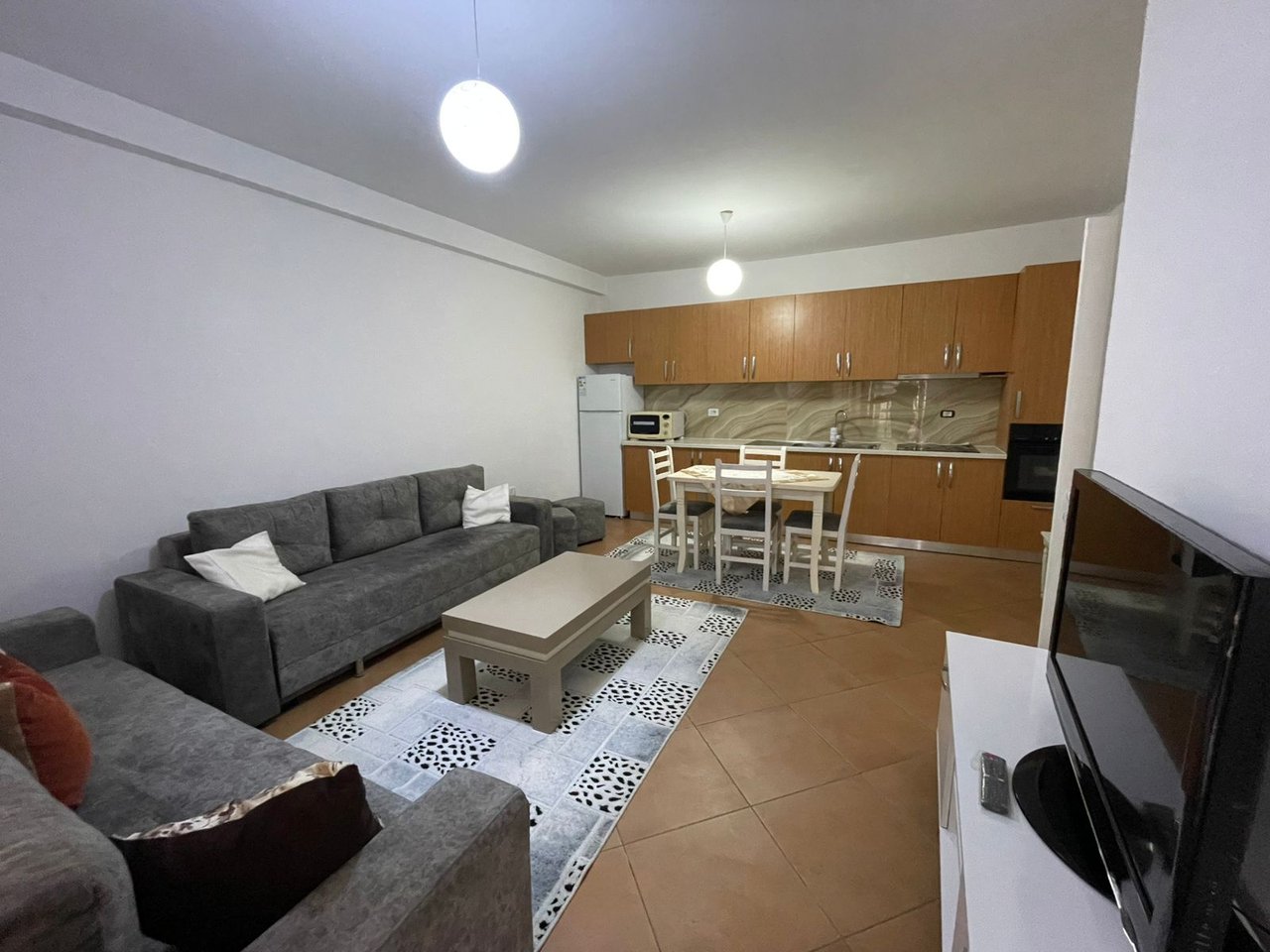 JEPET ME QIRA APARTAMENT 1+1+2 BALLKONE – FRESK