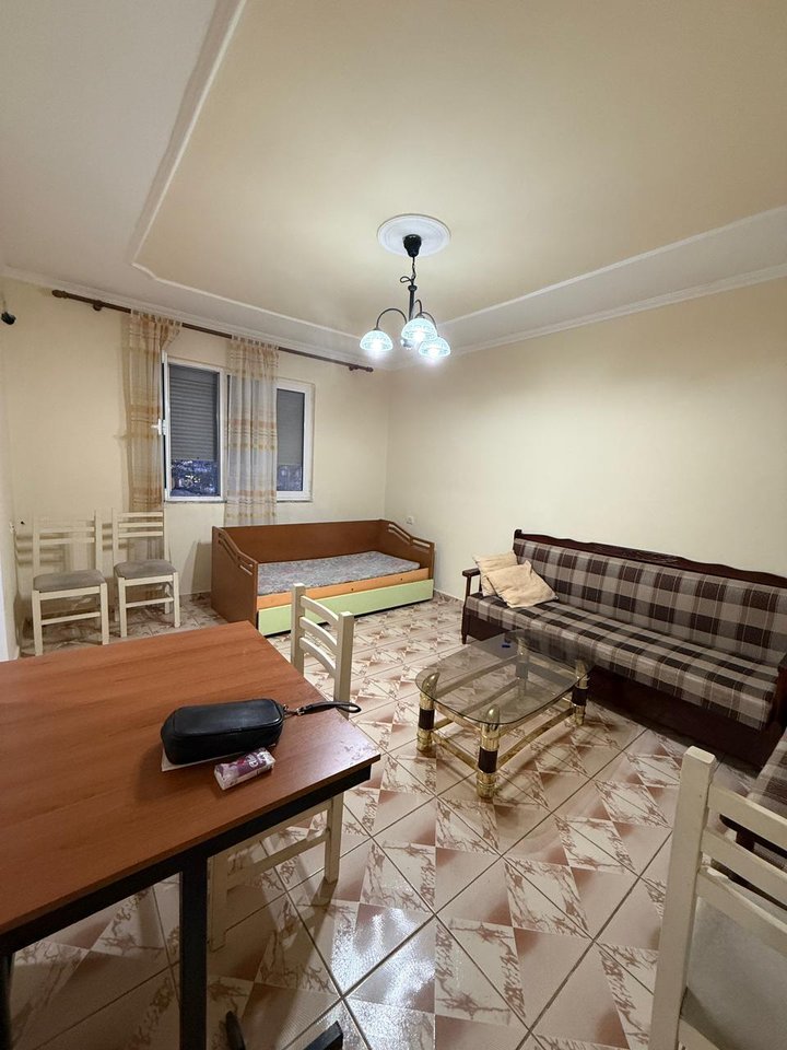 SHITET APARTAMENT 1+1 – VASIL SHANTO, IRFAN TOMINI