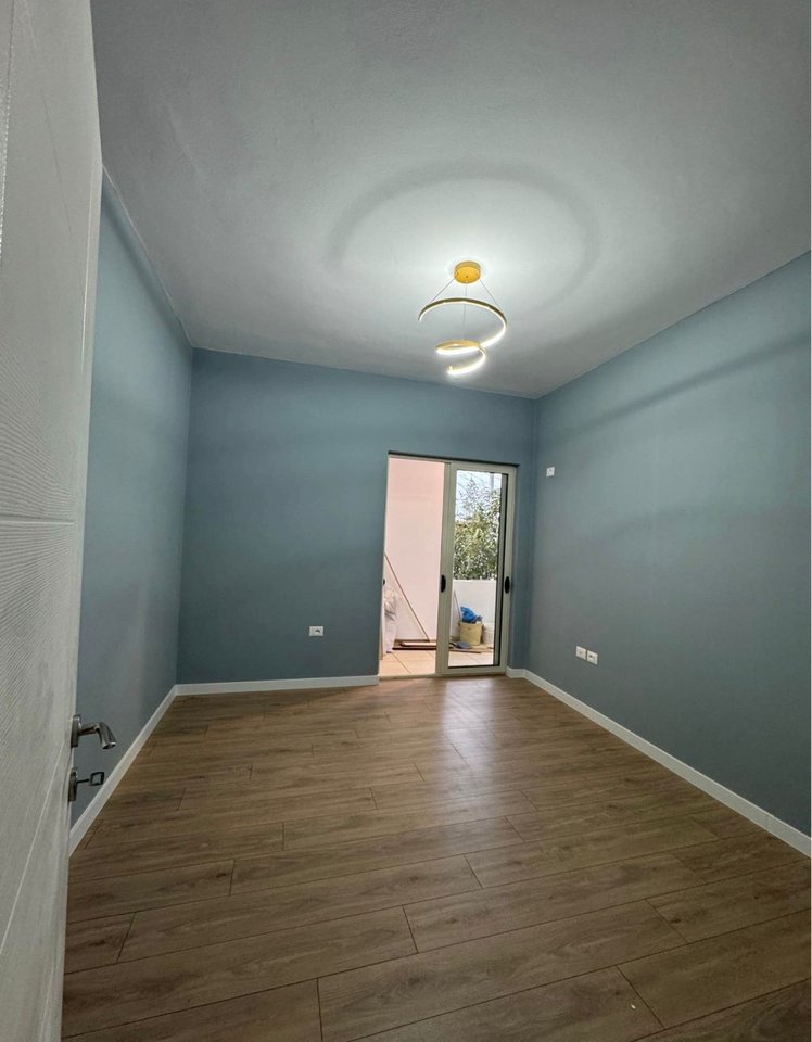 SHITET APARTAMENT 2+1+GARDEROBË – FILLIMI I FRESKUT