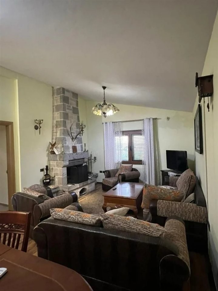 AFFITTASI CASA PRIVATA 1+1 – SHKOZË