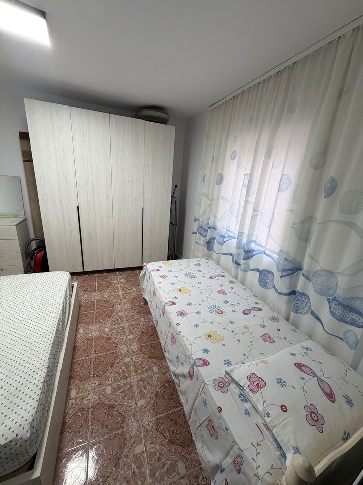 AFFITTASI CASA PRIVATA 1+1 – SCUOLA ROSSA