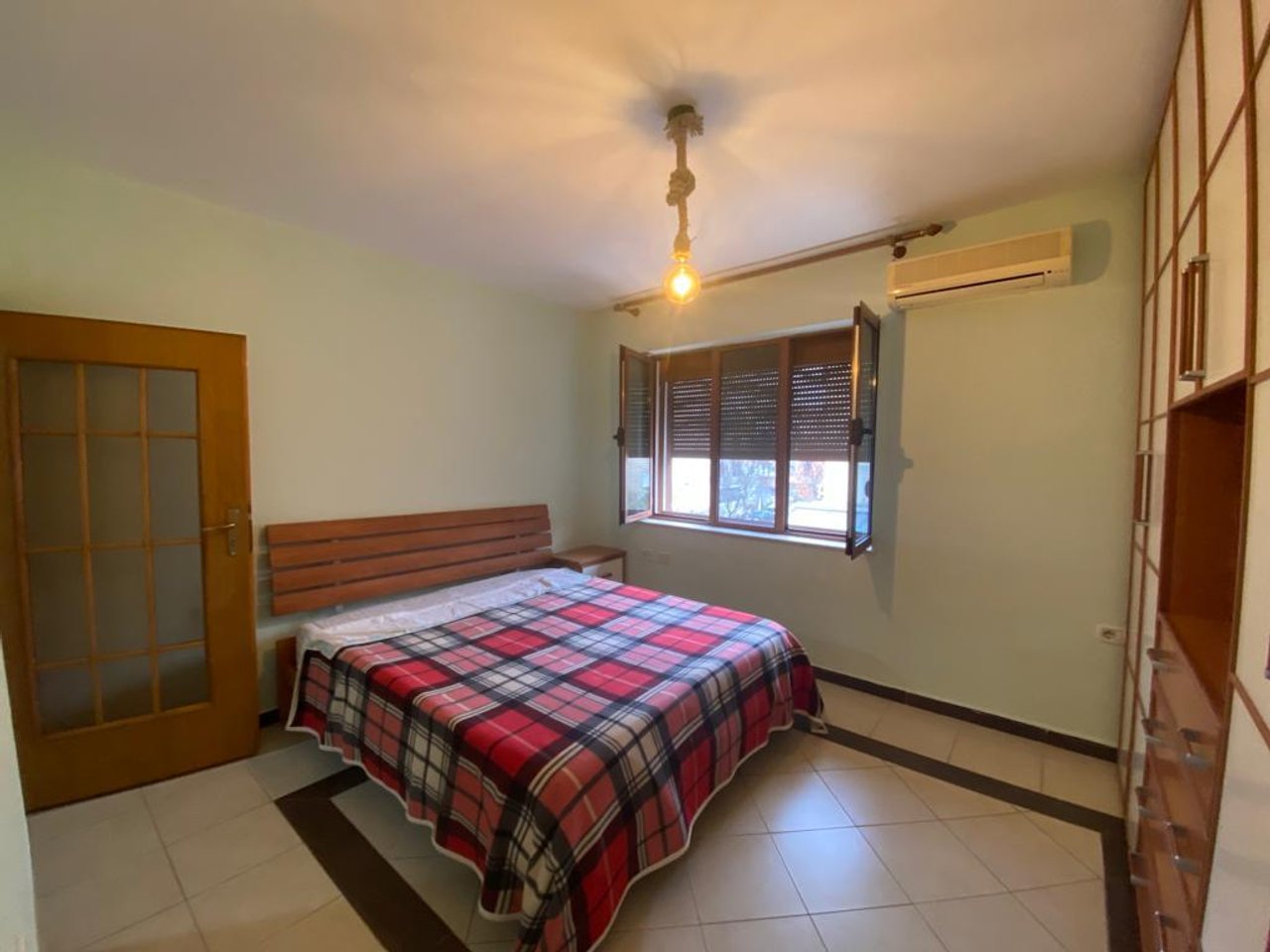 JEPET ME QIRA APARTAMENT 1+1 – RRUGA E KAVAJES, PERBALL SQUARE