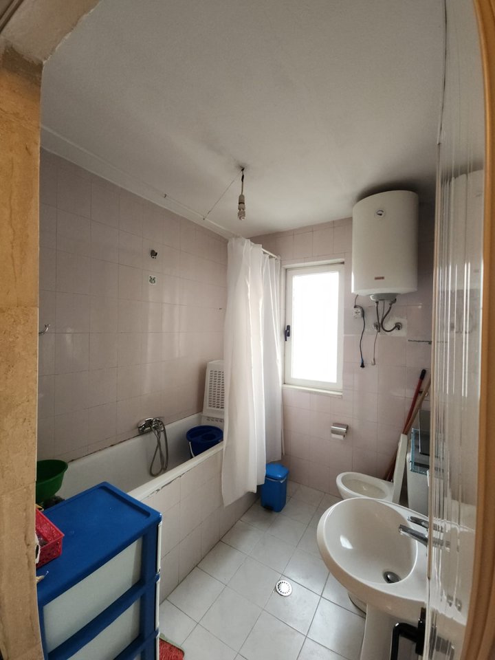 VENDESI APPARTAMENTO 1+1 – ALI DEMI, VICINO ALLA SCUOLA 1 MAGGIO