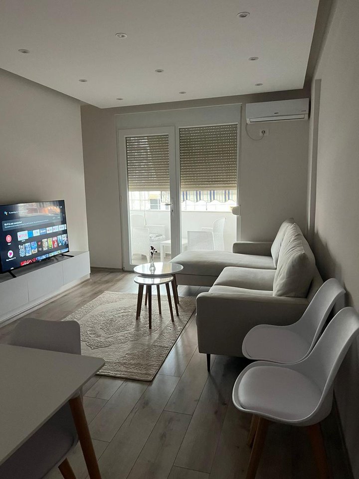 SHITET APARTAMENT 1+1 – PAZARI I RI