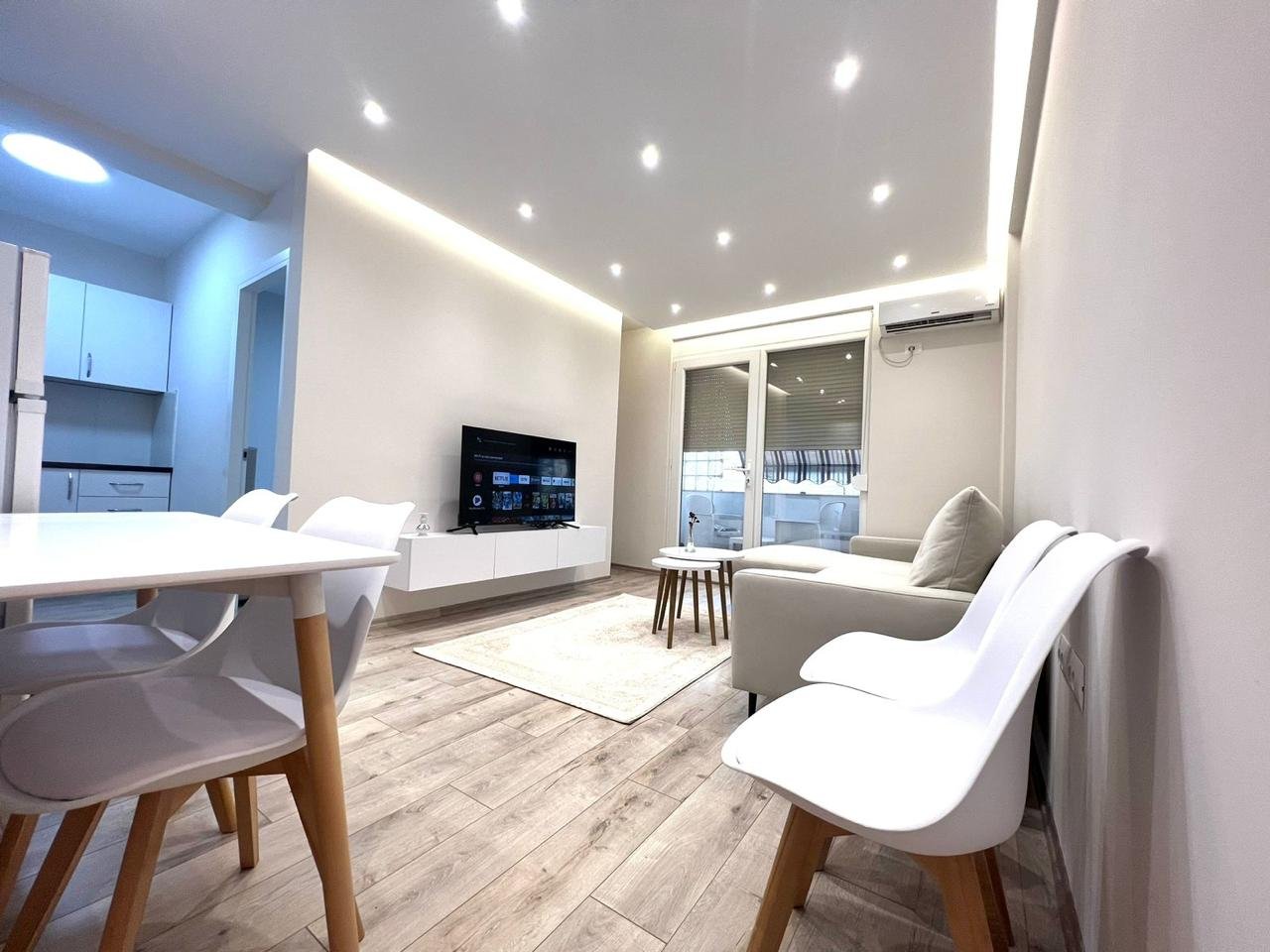 SHITET APARTAMENT 1+1 – PAZARI I RI