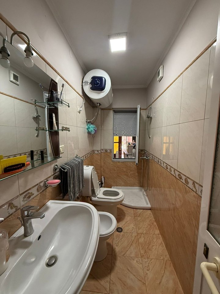 VENDESI APPARTAMENTO 2+1 – VIA KAVAJËS, VIA NAIM FRASHËRI