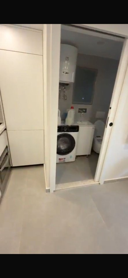 GARSONIERE ME QIRA – FUNDI I RRUGES 5 MAJI / RRUGA ALI BESHIRI, TIRANË