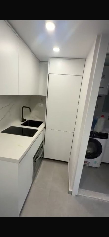 GARSONIERE ME QIRA – FUNDI I RRUGES 5 MAJI / RRUGA ALI BESHIRI, TIRANË