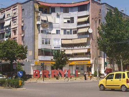 SHITET GARSONIERE – BRRYLI, TIRANË