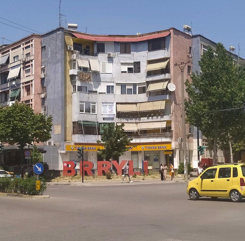 SHITET GARSONIERE – BRRYLI, TIRANË