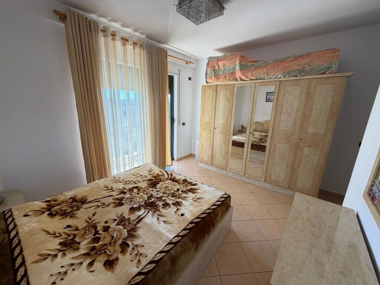 📍 Fresk – Via Sotir Caci