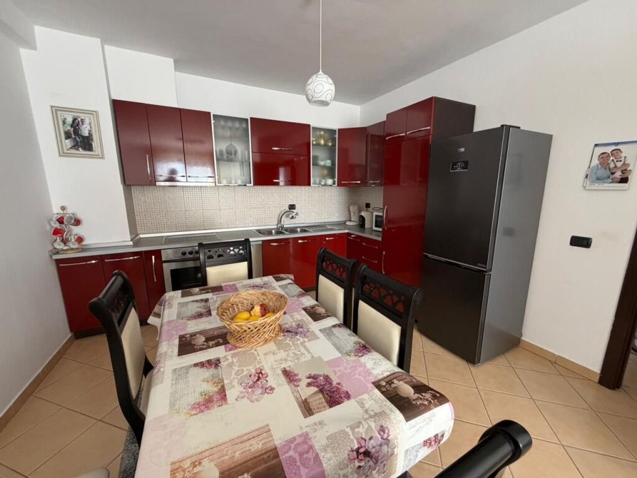 📍 Fresk – Via Sotir Caci