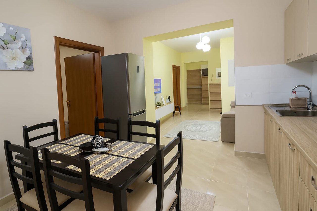 JEPET ME QIRA APARTAMENT 1+1 – QENDËR, TIRANË