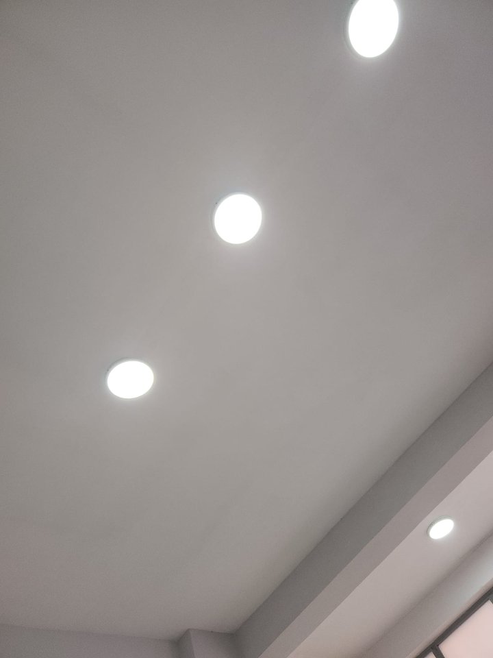 🏢 Negozio in affitto o in vendita, adatto per diverse attività commerciali
📍 Palazzo Klensi, Tirana