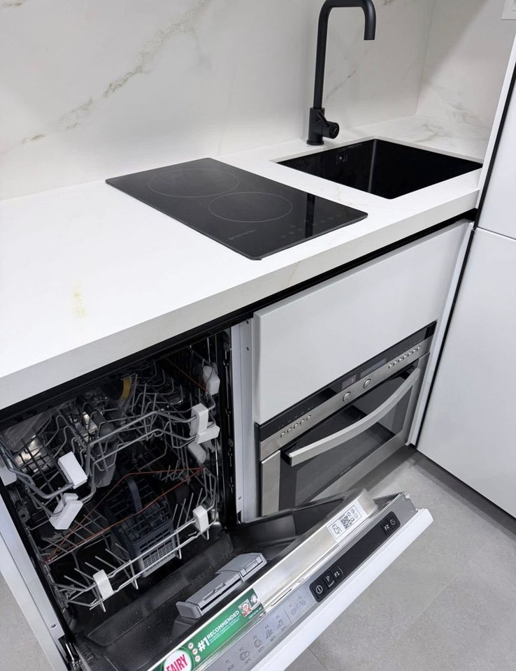 GARSONIERE ME QIRA – FUNDI I RRUGES 5 MAJI / RRUGA ALI BESHIRI, TIRANË