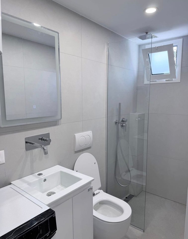 GARSONIERE ME QIRA – FUNDI I RRUGES 5 MAJI / RRUGA ALI BESHIRI, TIRANË