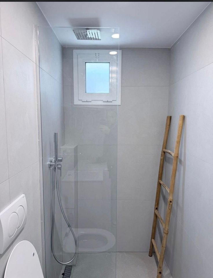 GARSONIERE ME QIRA – FUNDI I RRUGES 5 MAJI / RRUGA ALI BESHIRI, TIRANË