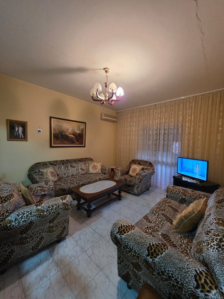 SHITET APARTAMENT 2+1 – SPITALET, RRUGA KONGRESI I MANASTIRIT