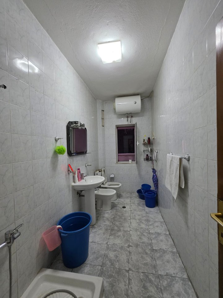 SHITET APARTAMENT 2+1 – SPITALET, RRUGA KONGRESI I MANASTIRIT