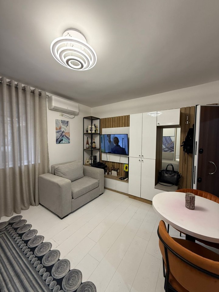 MONOLOCALE IN VENDITA – ALI DEMI