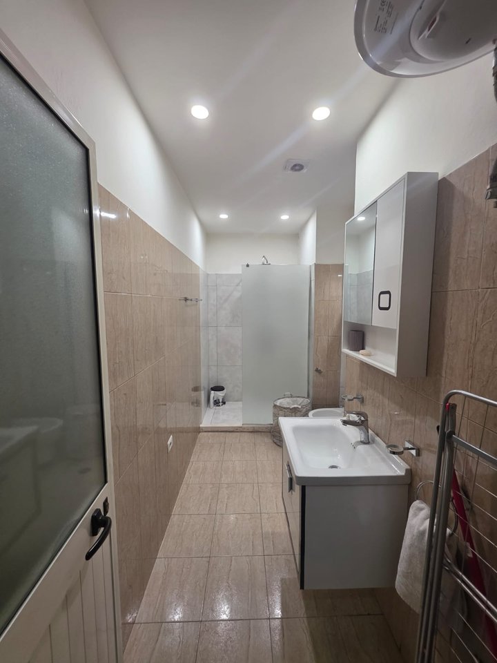 JEPET ME QERA APARTAMENT 1+1 – QENDËR
