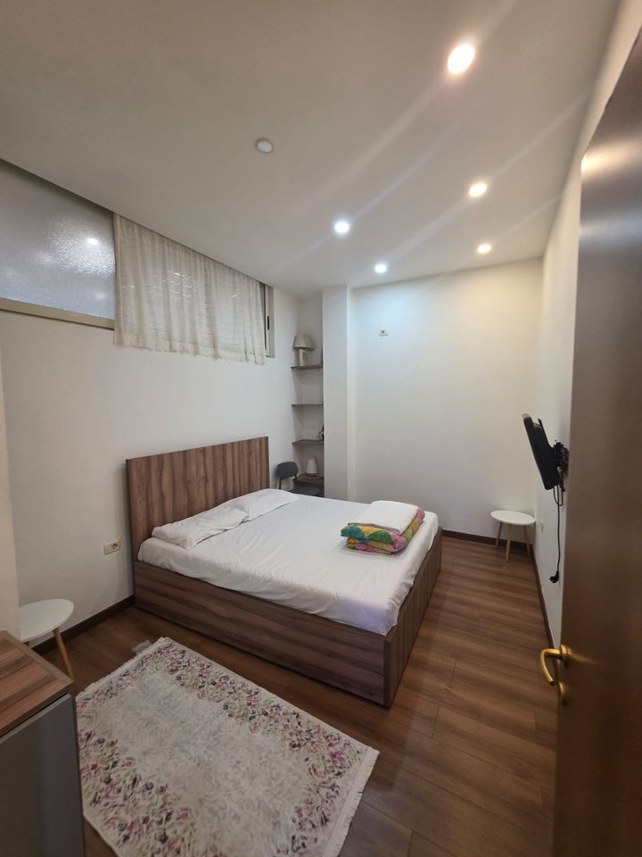 JEPET ME QERA APARTAMENT 1+1 – QENDËR