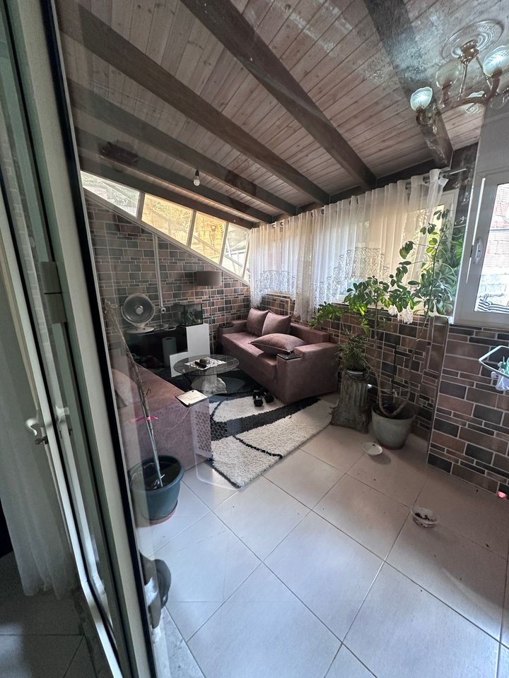 VENDESI APPARTAMENTO 1+1 – FRESCO